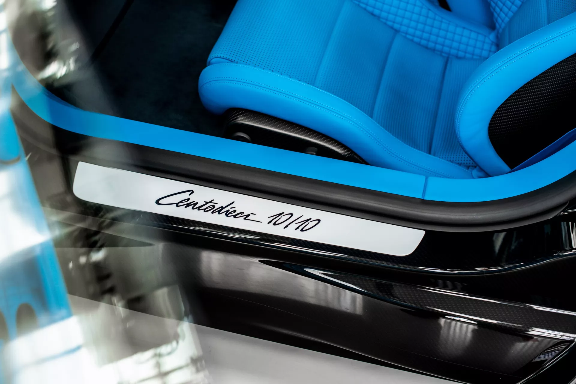 Siêu xe triệu đô Bugatti Centodieci cuối cùng được giao đến tay khách hàng bugatti-centodieci-last-example-5.webp
