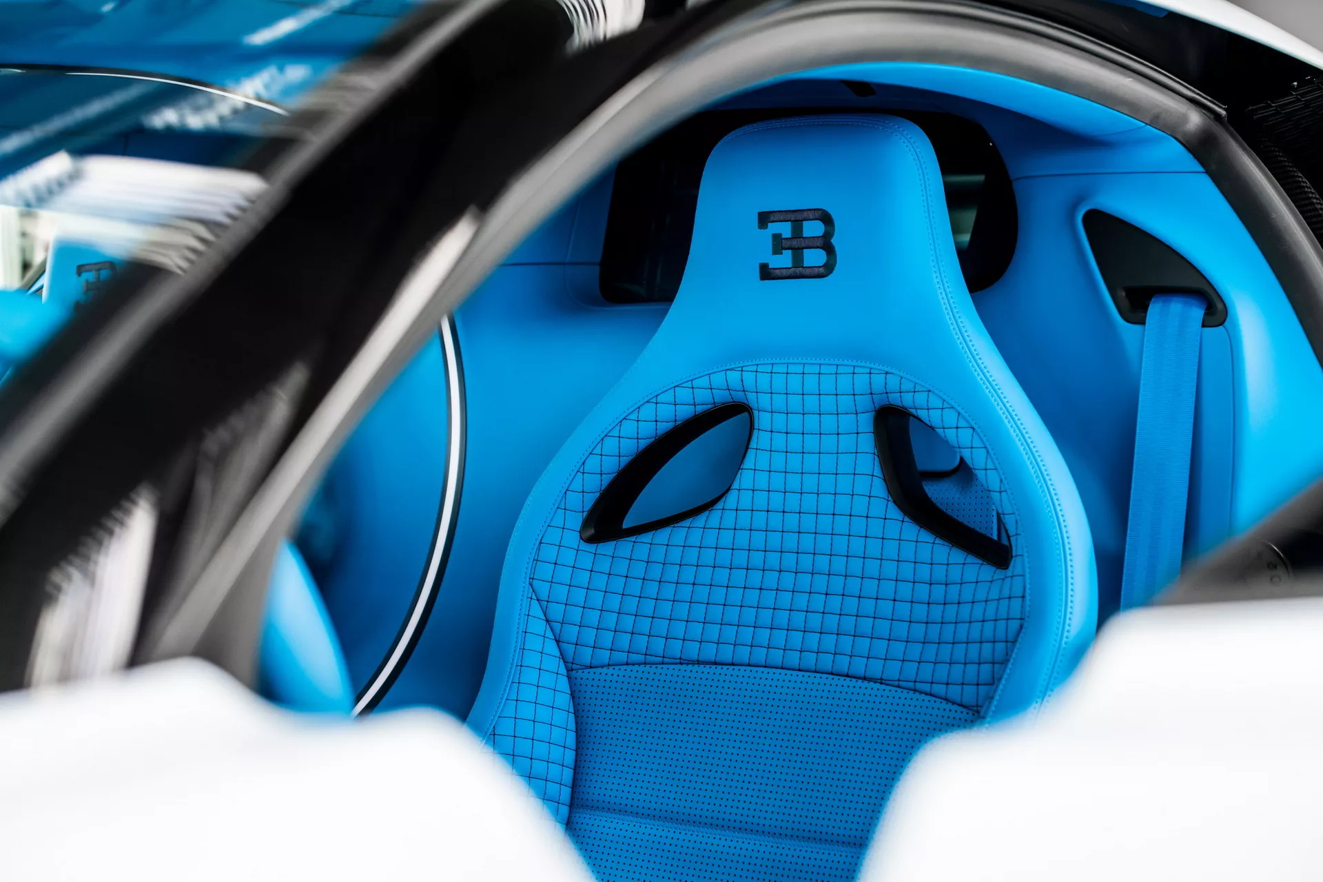 Siêu xe triệu đô Bugatti Centodieci cuối cùng được giao đến tay khách hàng bugatti-centodieci-last-example-7.webp