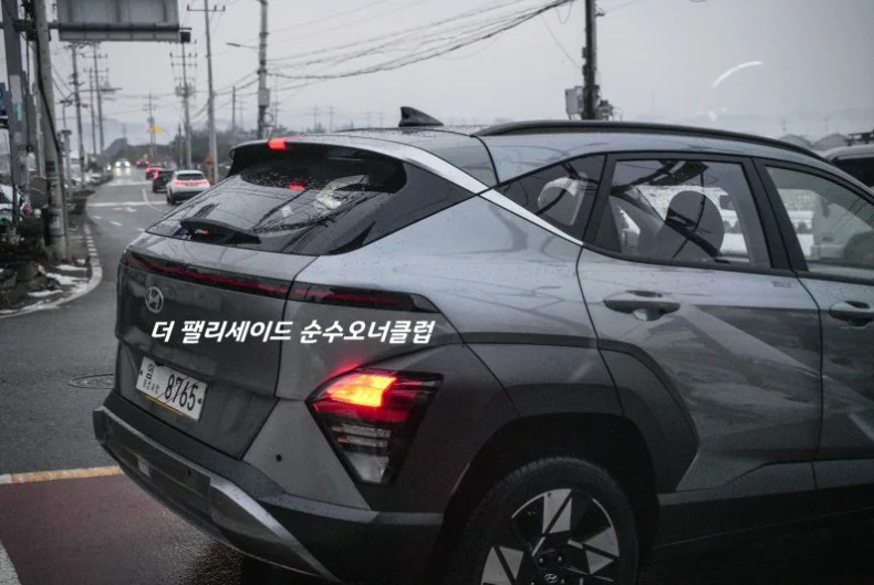 Hyundai Kona 2024 lăn bánh ngoài đời thực: Dễ thành hàng hot nếu về Việt Nam hyundai-kona-2024-2.jpg