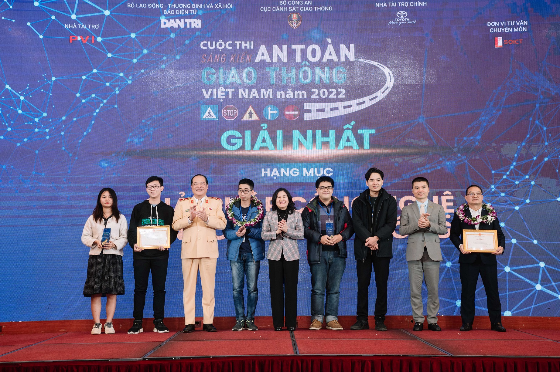 Trao giải Cuộc thi Sáng kiến an toàn giao thông Việt Nam 2022