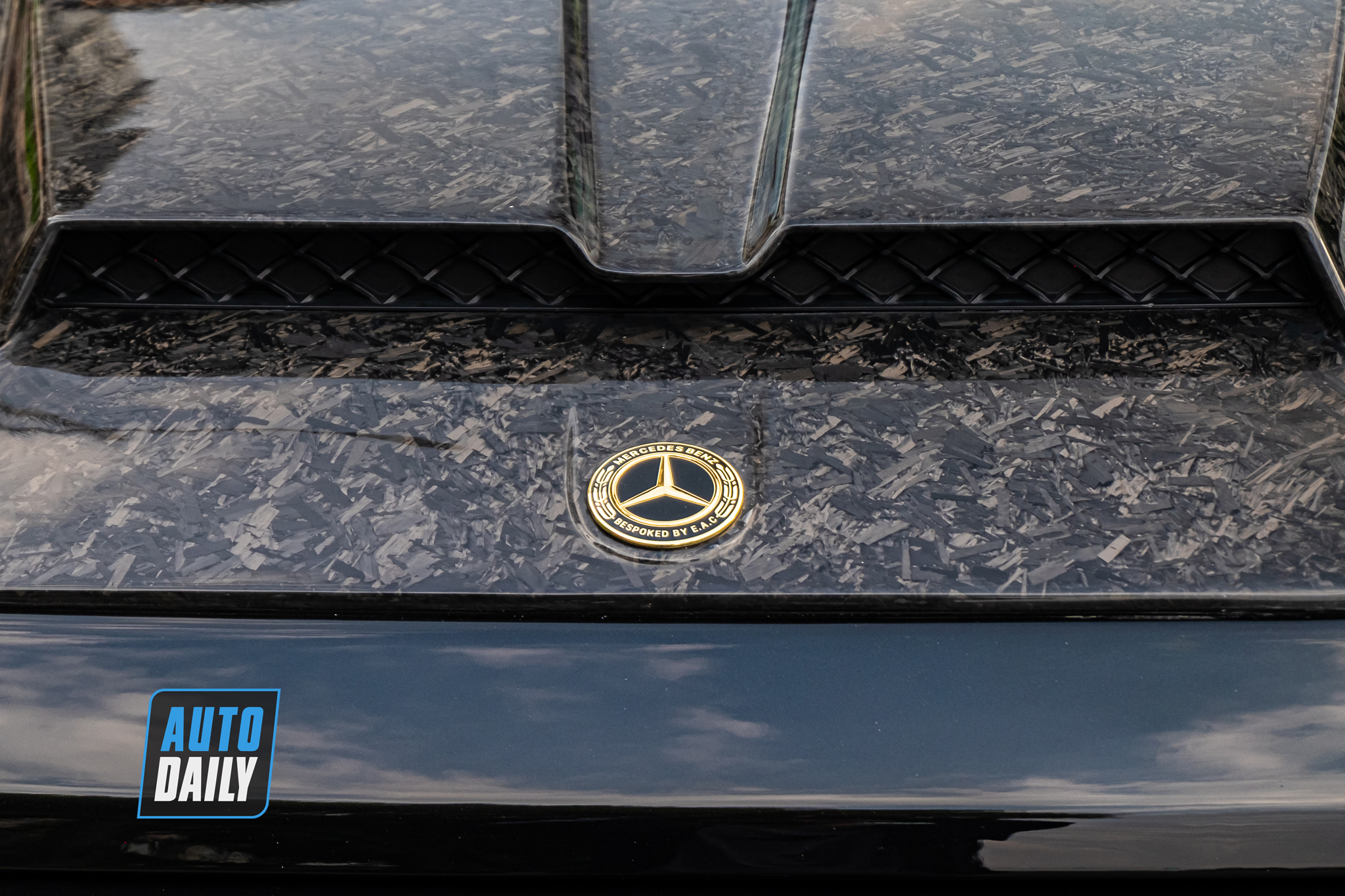Nghệ nhân Việt chế tác bản độ mạ vàng cho Mercedes-AMG G 63, riêng tiền độ đã tốn 3 tỷ mercedes-amg-g63-ma-vang-autodaily-7.JPG