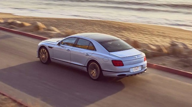 Doanh số xe Bentley bùng nổ trong năm 2022, Bentayga vẫn là 'gà đẻ trứng vàng' bentley-2.jpg