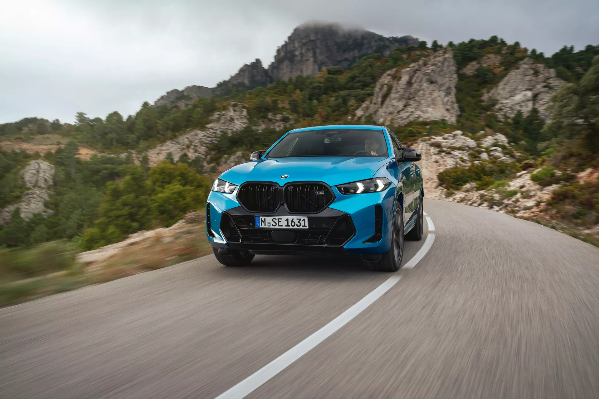 BMW X5 và X6 2024 ra mắt với nhiều nâng cấp đáng chú ý 2024-bmw-x6-00017.webp