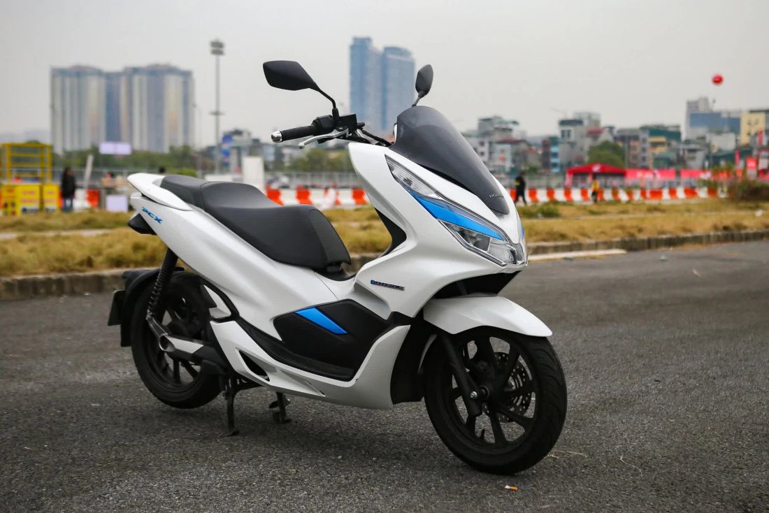 Thị trường xe máy Việt năm 2023 hứa hẹn sẽ có nhiều mẫu xe mới Honda PCX Electric.jpeg