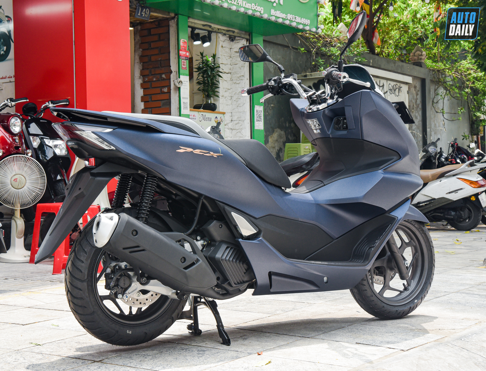 Những mẫu xe tay ga 160 phân khối nổi bật tại Việt Nam Honda PCX 160  (2).jpg