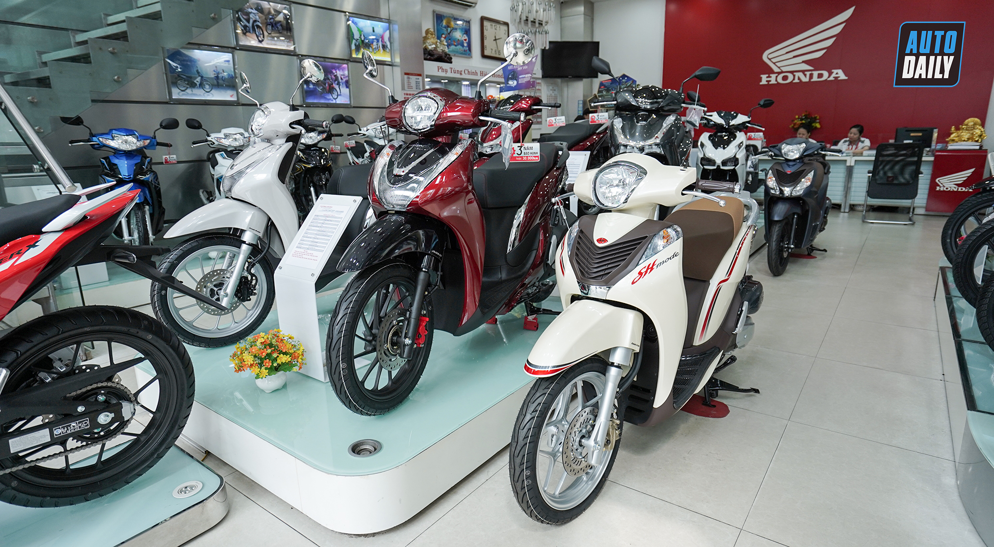 Những mẫu xe tay ga có phanh ABS trong tầm giá 60 triệu đồng tại Việt Nam Honda SH Mode 125 (3).jpg