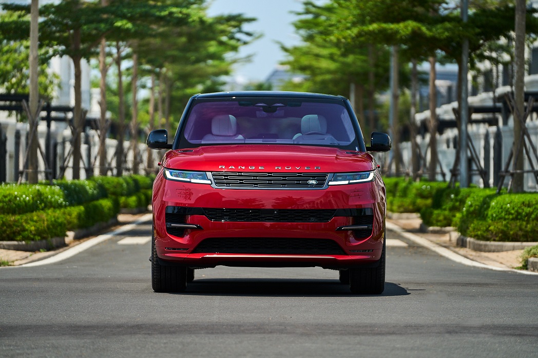 Range Rover Sport 2023 ra mắt tại Việt Nam, giá từ 7,329 tỷ đồng lr-rr-for-dfn09018.jpg