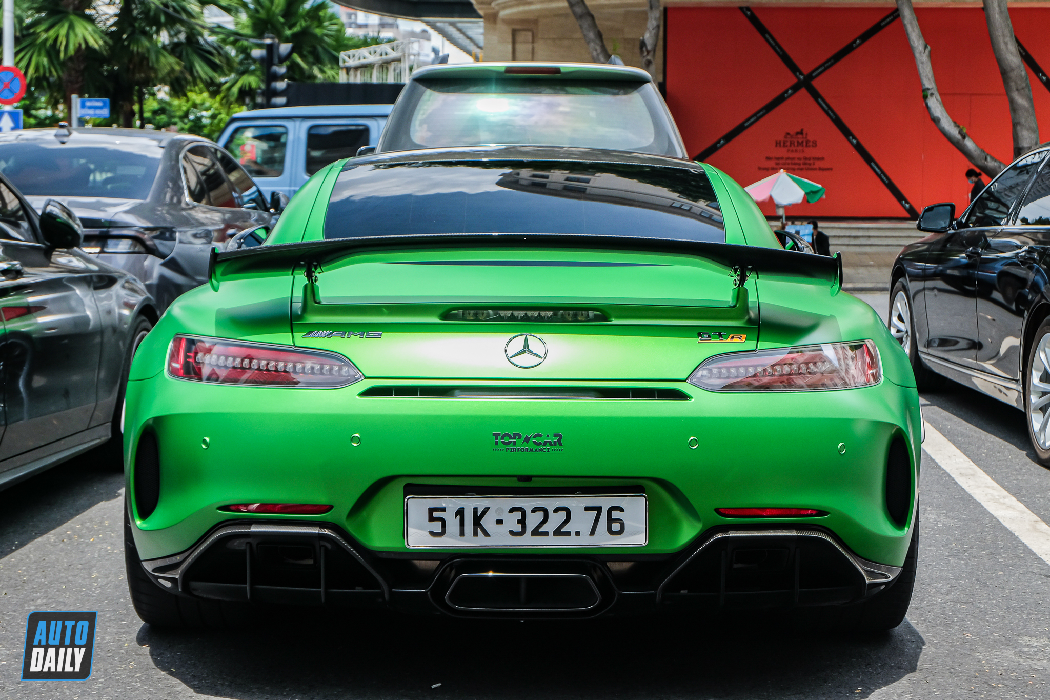 Bắt gặp Mercedes-AMG GT R giá hơn 16 tỷ, màu sơn dễ nhầm chiếc của Qua Vũ mercedes-amg-gtr-autodaily-13.JPG