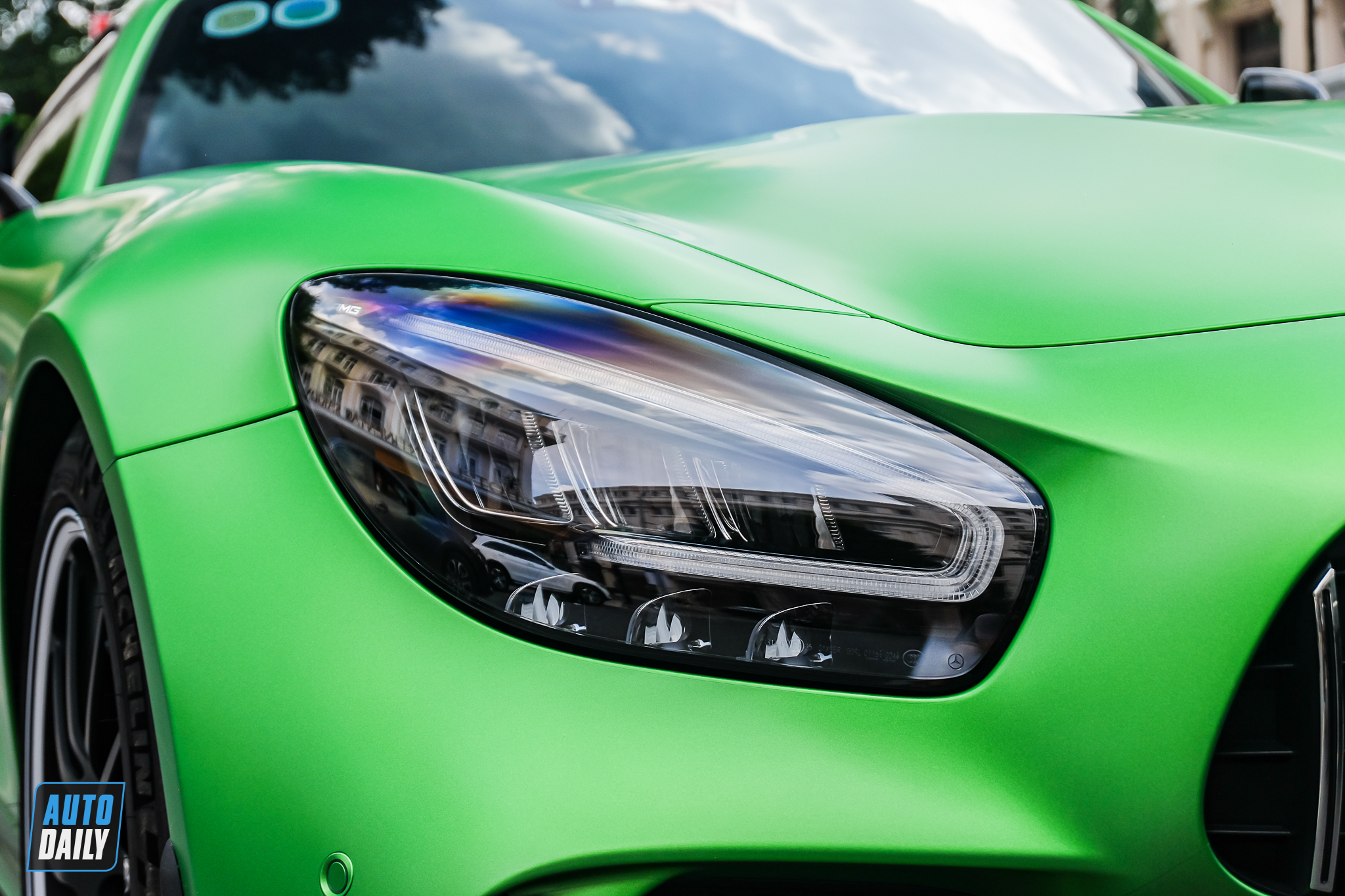 Bắt gặp Mercedes-AMG GT R giá hơn 16 tỷ, màu sơn dễ nhầm chiếc của Qua Vũ mercedes-amg-gtr-autodaily-8.JPG