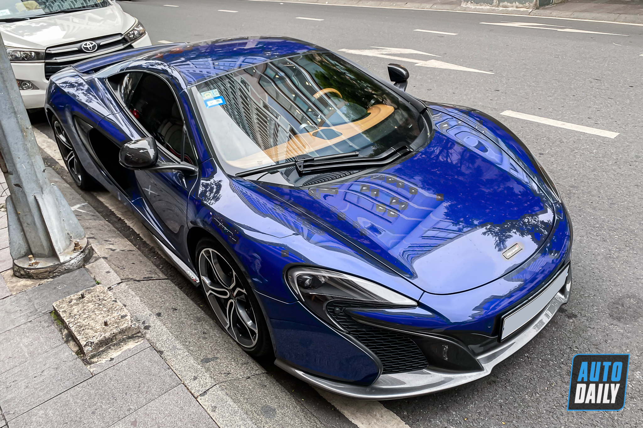 Khai tử được 6 năm, đại gia Việt vẫn chuộng McLaren 650S Coupe nhờ độ hiếm mclaren-650s-coupe-autodaily-1.JPG