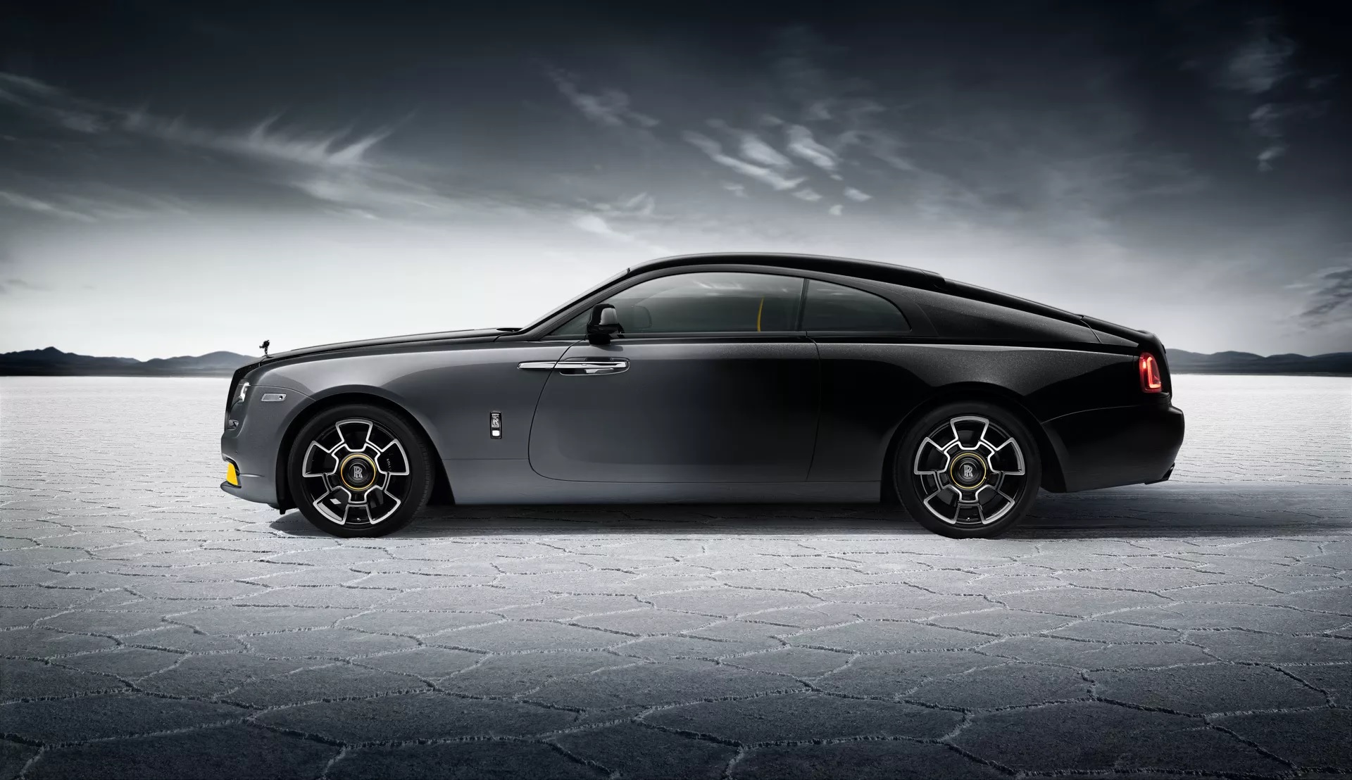 Rolls-Royce Wraith Black Badge Black Arrow ra mắt, sản xuất giới hạn 12 chiếc rollsroyce-wraith-black-arrow-autodaily-3.jpg