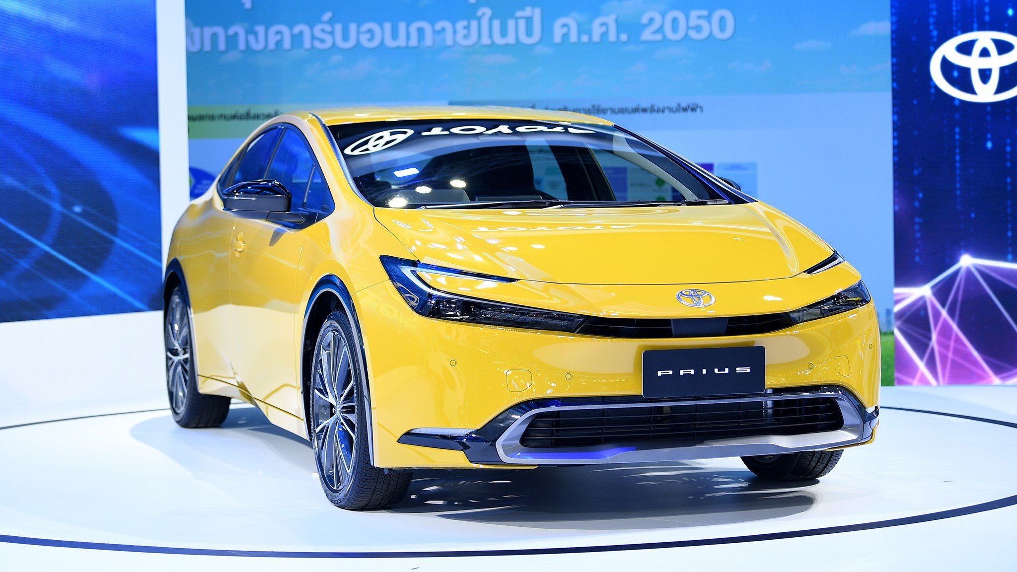 Hình ảnh Toyota Prius 2023 tại triển lãm Bangkok Motor Show 2023