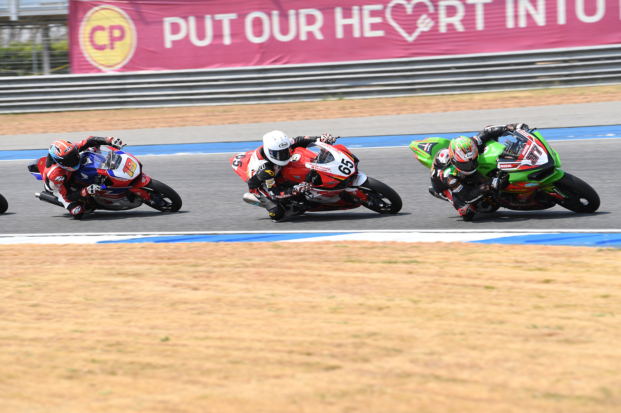 Kết quả Race 2 Chặng 1 ARRC 2023 – Cao Việt Nam giành thứ hạng cao nhất trong sự nghiệp arrc-2023-round1-race1-037.jpg