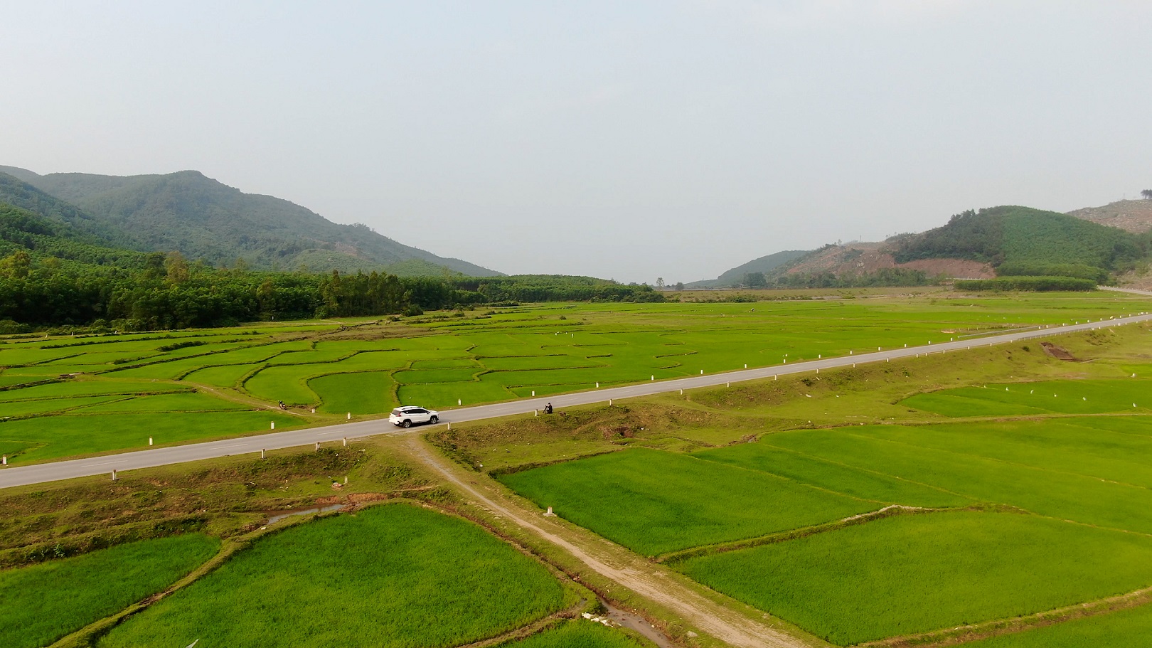 Cùng Mitsubishi Xpander Cross 2023 khám phá đường mòn Hồ Chí Minh lịch sử mitsubishi-xpander-cross-2023-autodaily-16.jpg