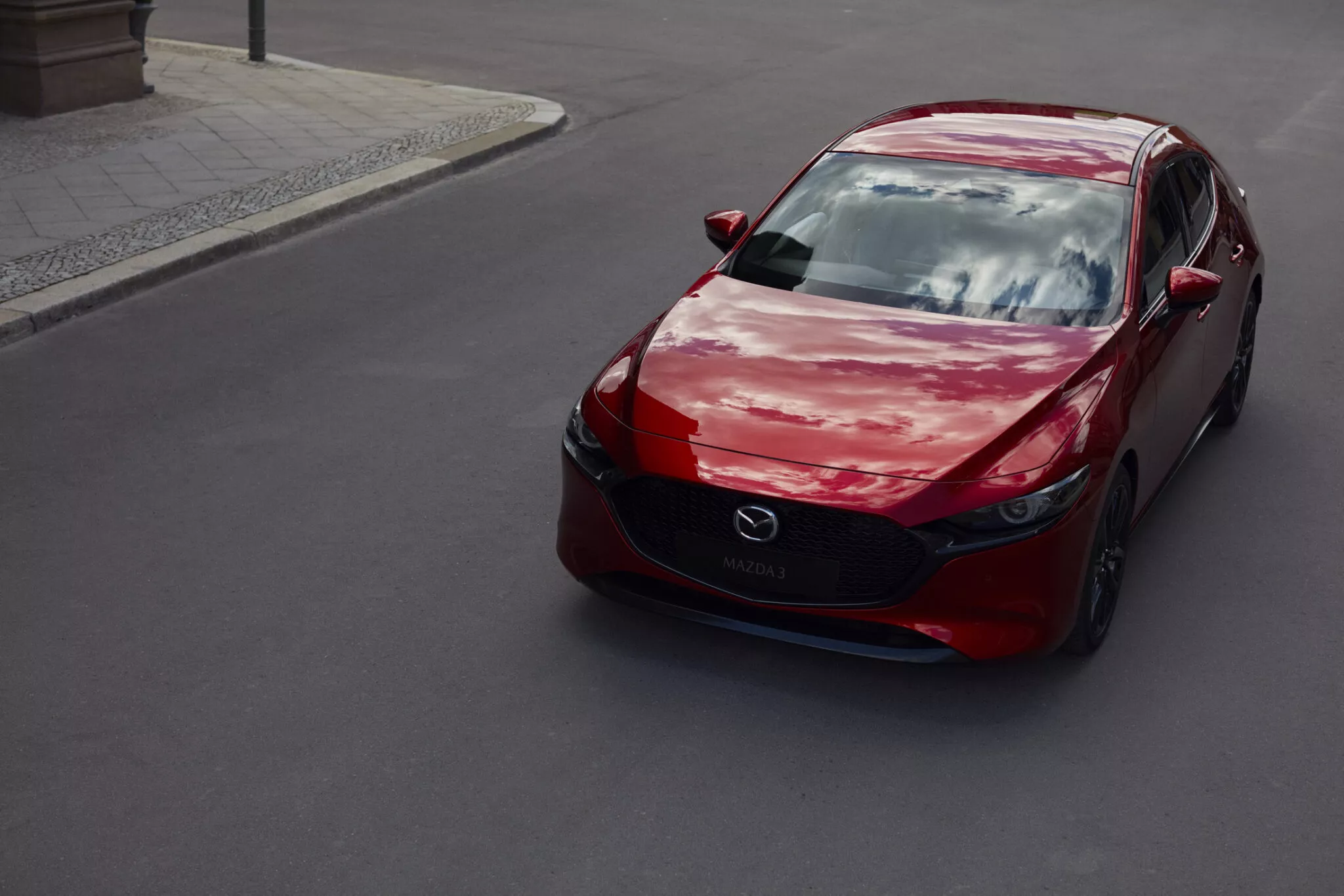 Mazda 3 2024 ra mắt với màn hình lớn hơn, có sạc điện thoại không dây 2024-mazda3-4-2048x1366.webp