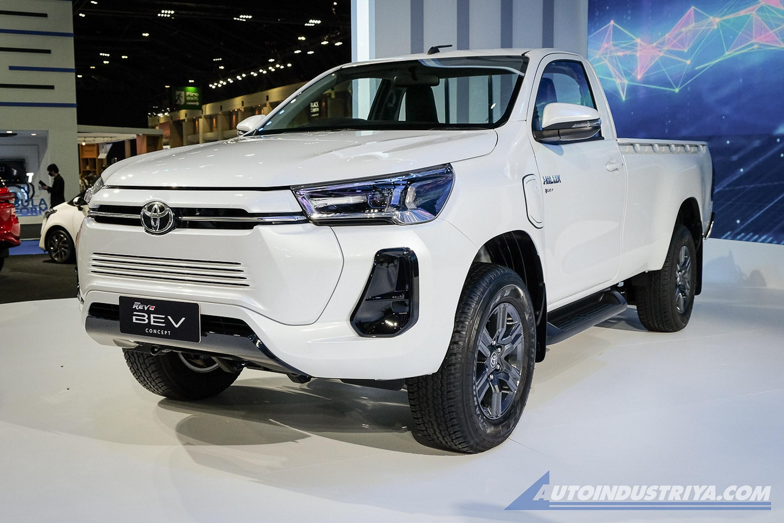 Toyota bắt đầu sản xuất xe bán tải thuần điện tại châu Á trong năm nay
