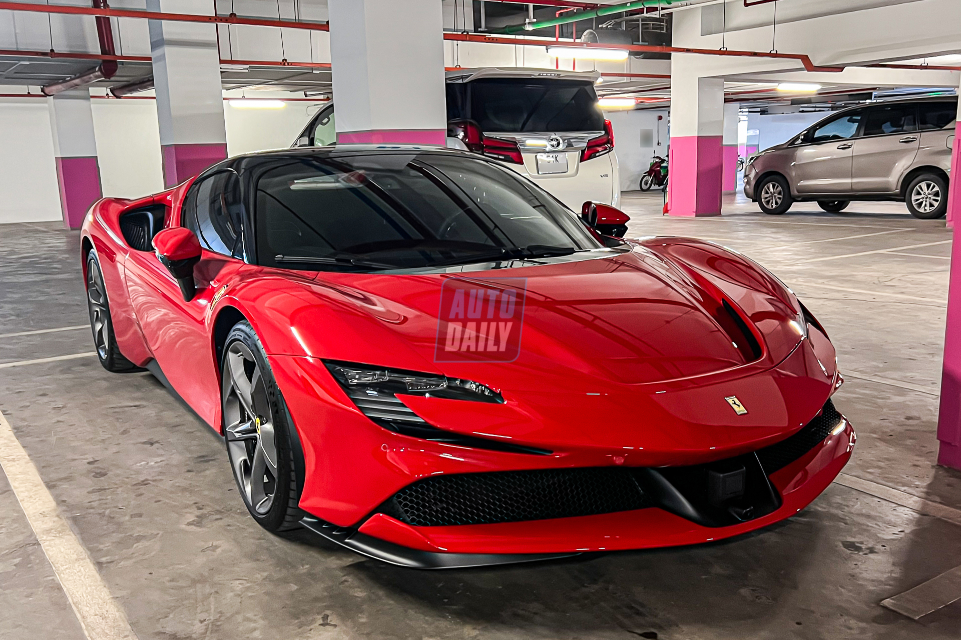 Bắt gặp Ferrari SF90 Spider đầu tiên về Việt Nam, sở hữu biển số tứ quý 9 cực độc ferrari-sf90-spider-10.JPG