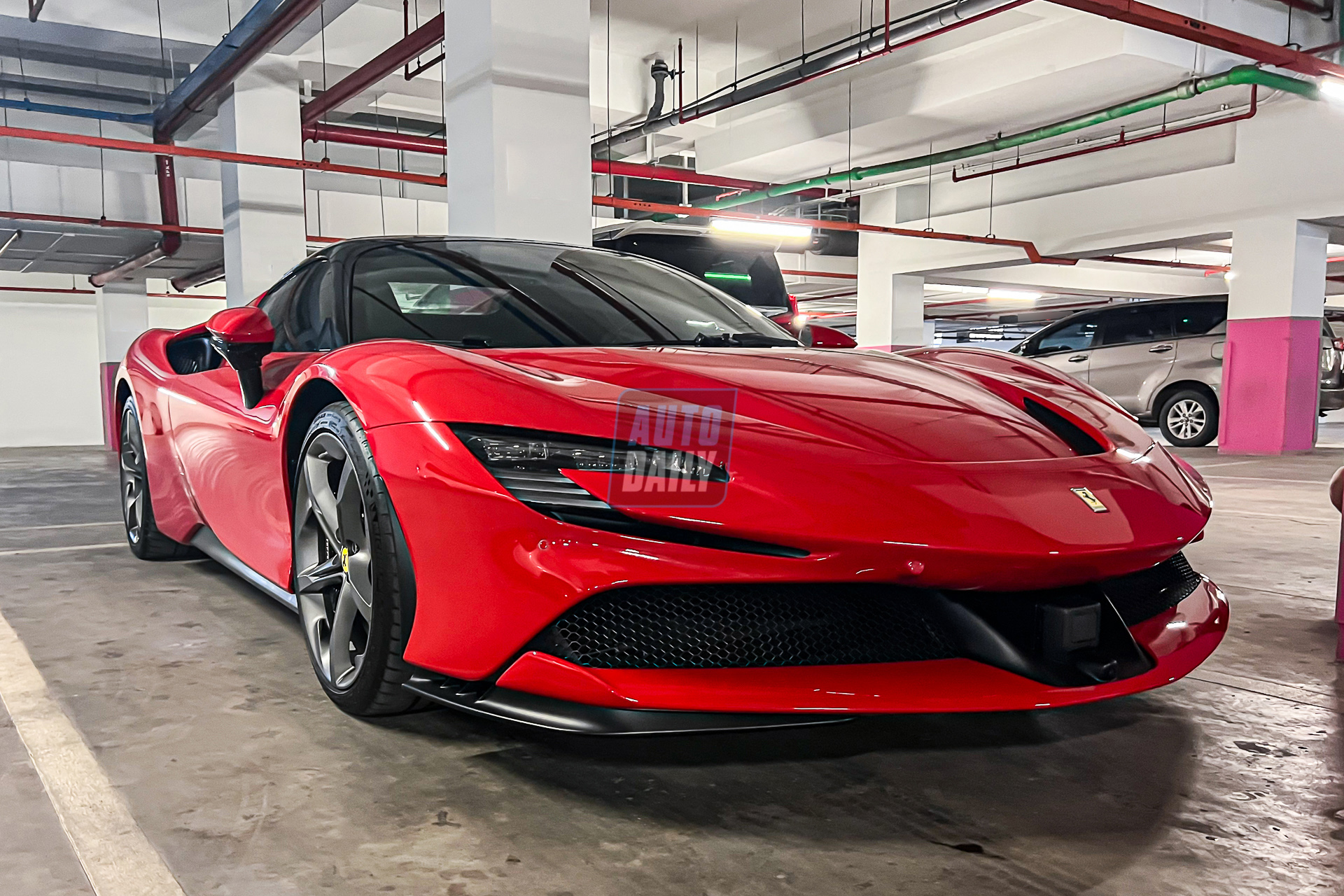 Bắt gặp Ferrari SF90 Spider đầu tiên về Việt Nam, sở hữu biển số tứ quý 9 cực độc ferrari-sf90-spider-5.JPG