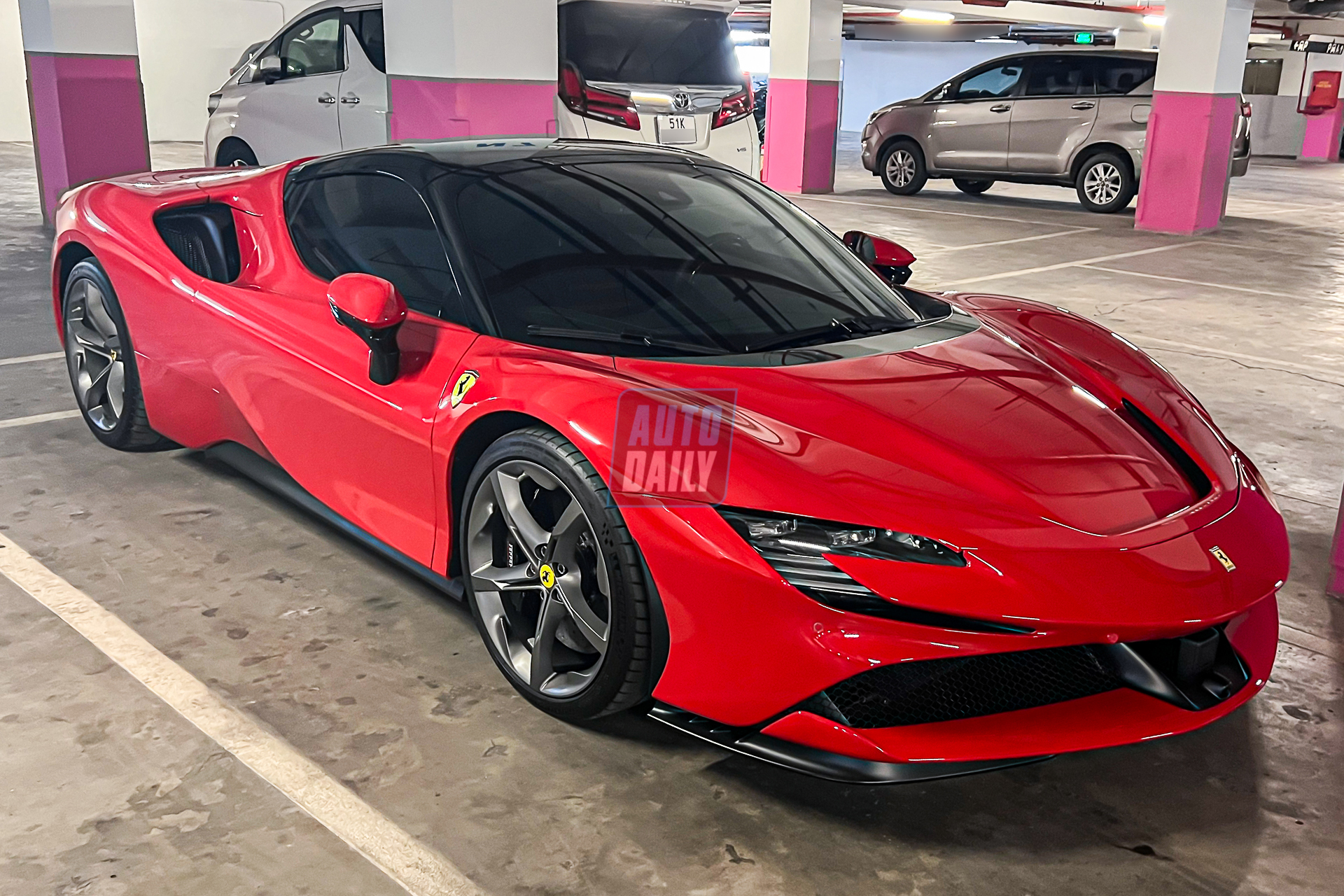 Bắt gặp Ferrari SF90 Spider đầu tiên về Việt Nam, sở hữu biển số tứ quý 9 cực độc ferrari-sf90-spider-8.JPG