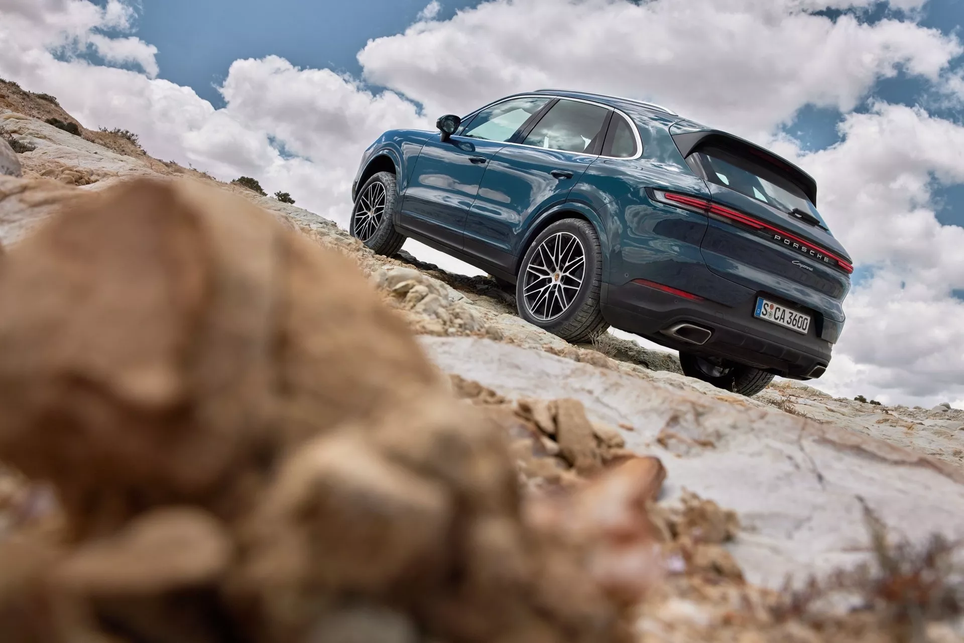 Porsche Cayenne 2024 debut: More powerful, more modern, starting at $79,200 2024-porsche-cayenne-24.webp