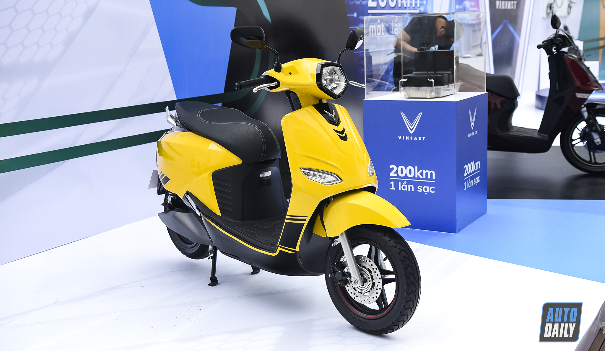 Những mẫu xe máy điện tầm trung có giá bán ngang ngửa xe tay ga chạy xăng VinFast Vento S (2).jpg