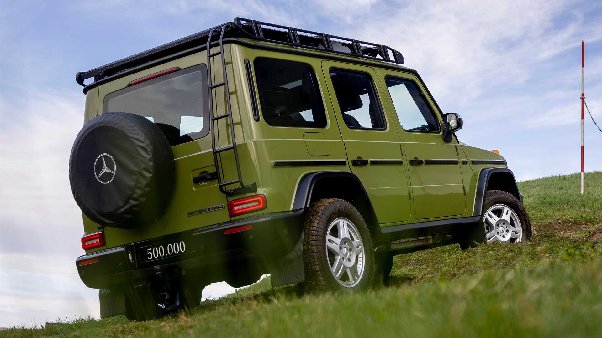 Mercedes-Benz G-Class vintage commemorative edition the-500-000th-mercedes-benz-g-class-3.jpg