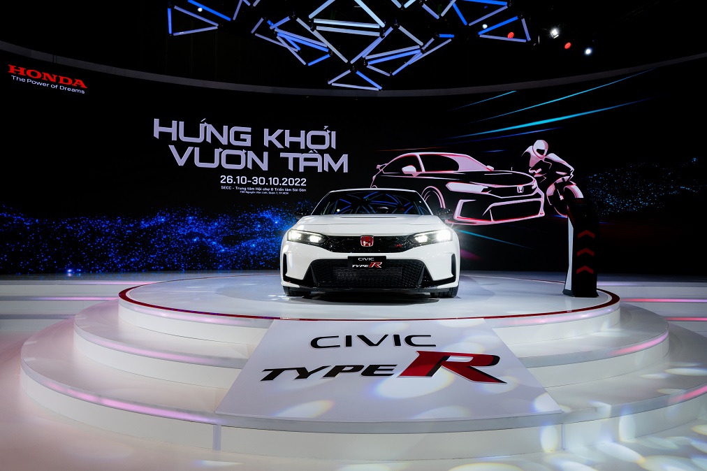 ban-sao-cua-honda-civic-type-r-the-he-moi-da-chinh-thuc-ra-mat-thi-truong-viet-nam-voi-thong-diep-but-toc-vuot-dinh-vao-thang-10-tai-trien-lam-vietnam-motor-show-vms-2022.jpg