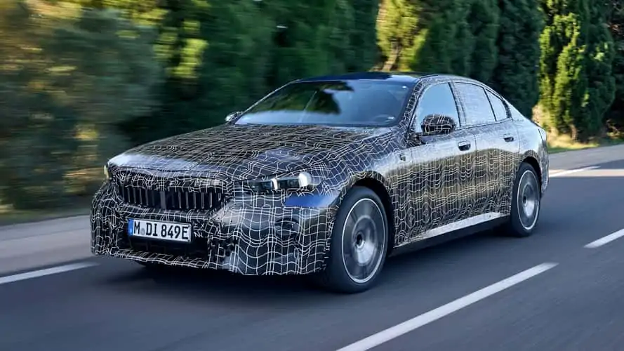 BMW 5 Series 2024 thế hệ mới chốt lịch ra mắt