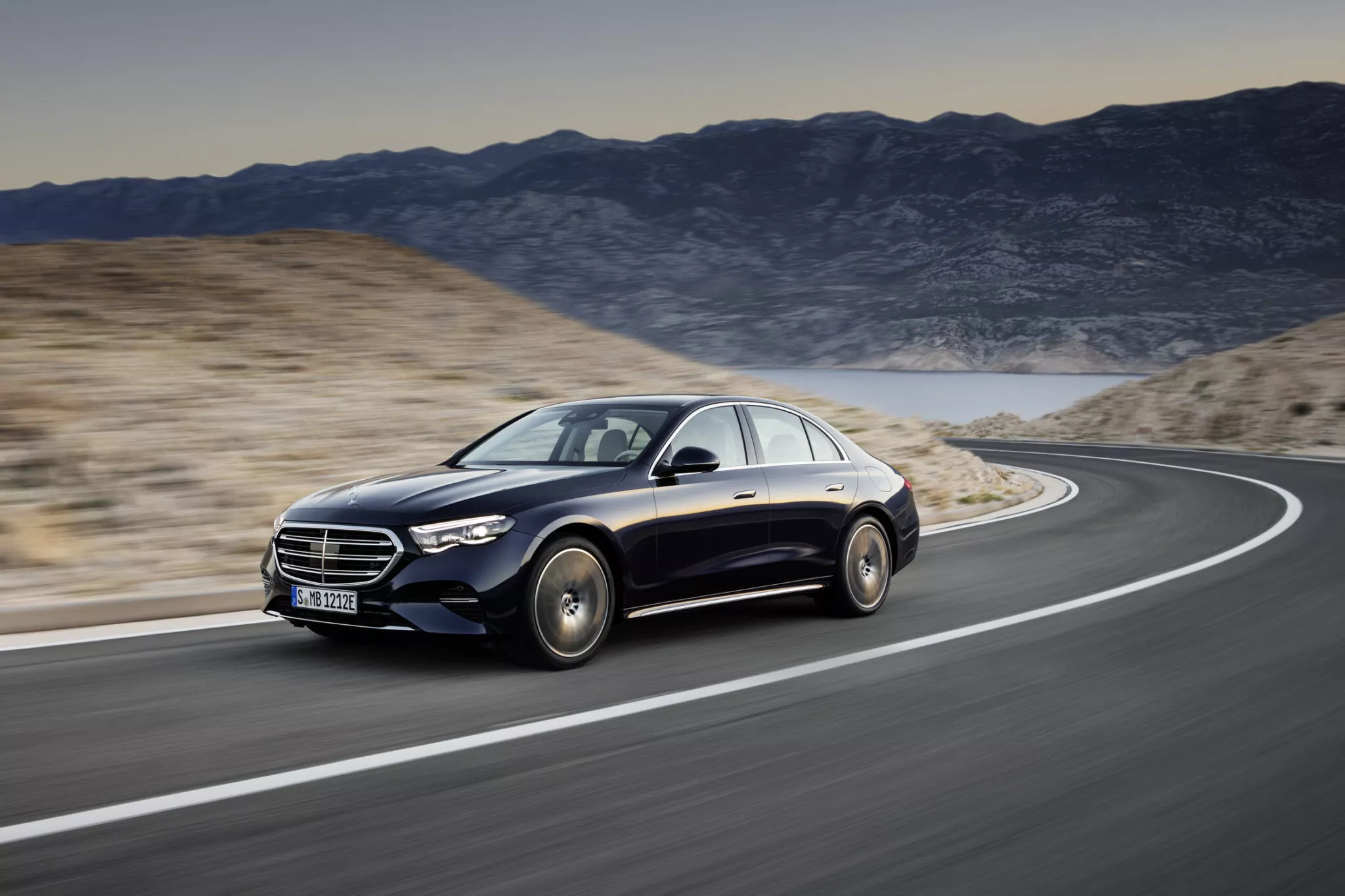 Mercedes-Benz E-Class 2024 officially revealed with a series of noteworthy upgrades 2024-mercedes-e-class-06-2048x1365.webp