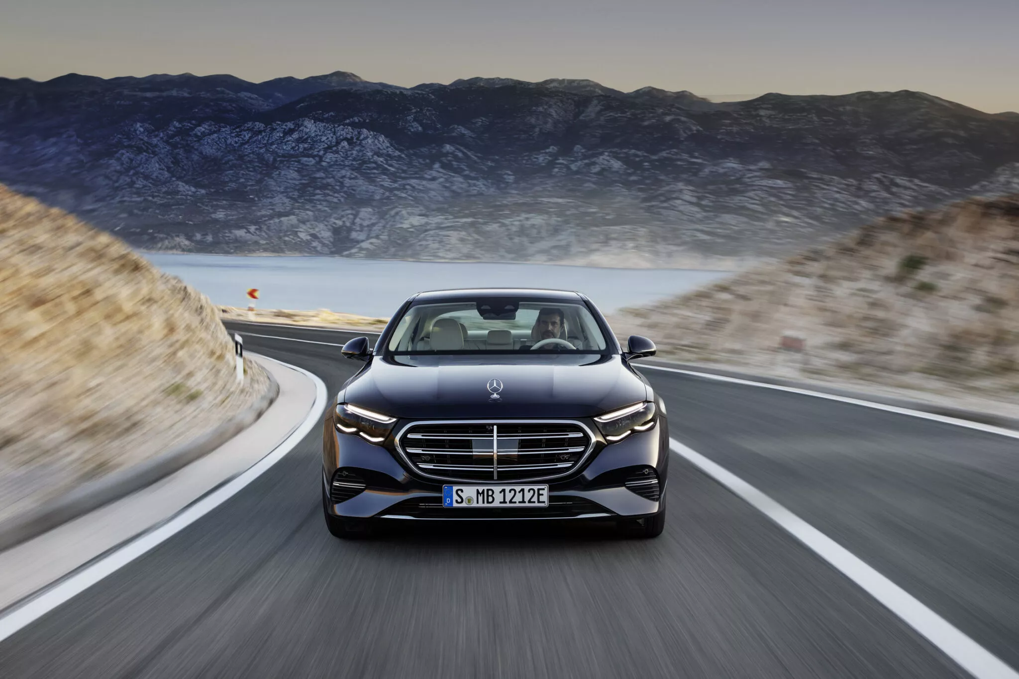 Mercedes-Benz E-Class 2024 officially revealed with a series of noteworthy upgrades 2024-mercedes-e-class-07-2048x1365.webp