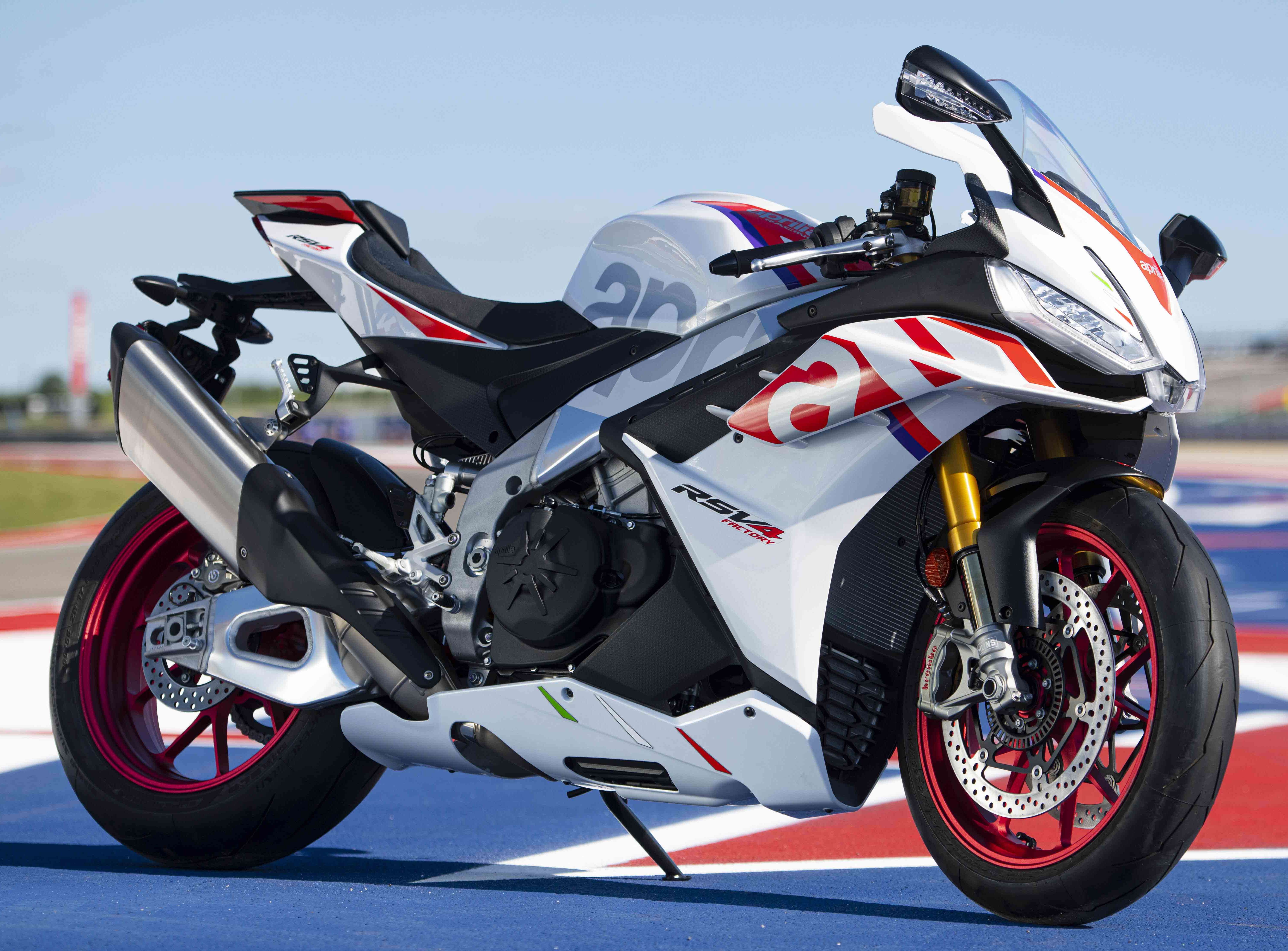 Aprilia%20RSV4%20Factory%20(1).jpg