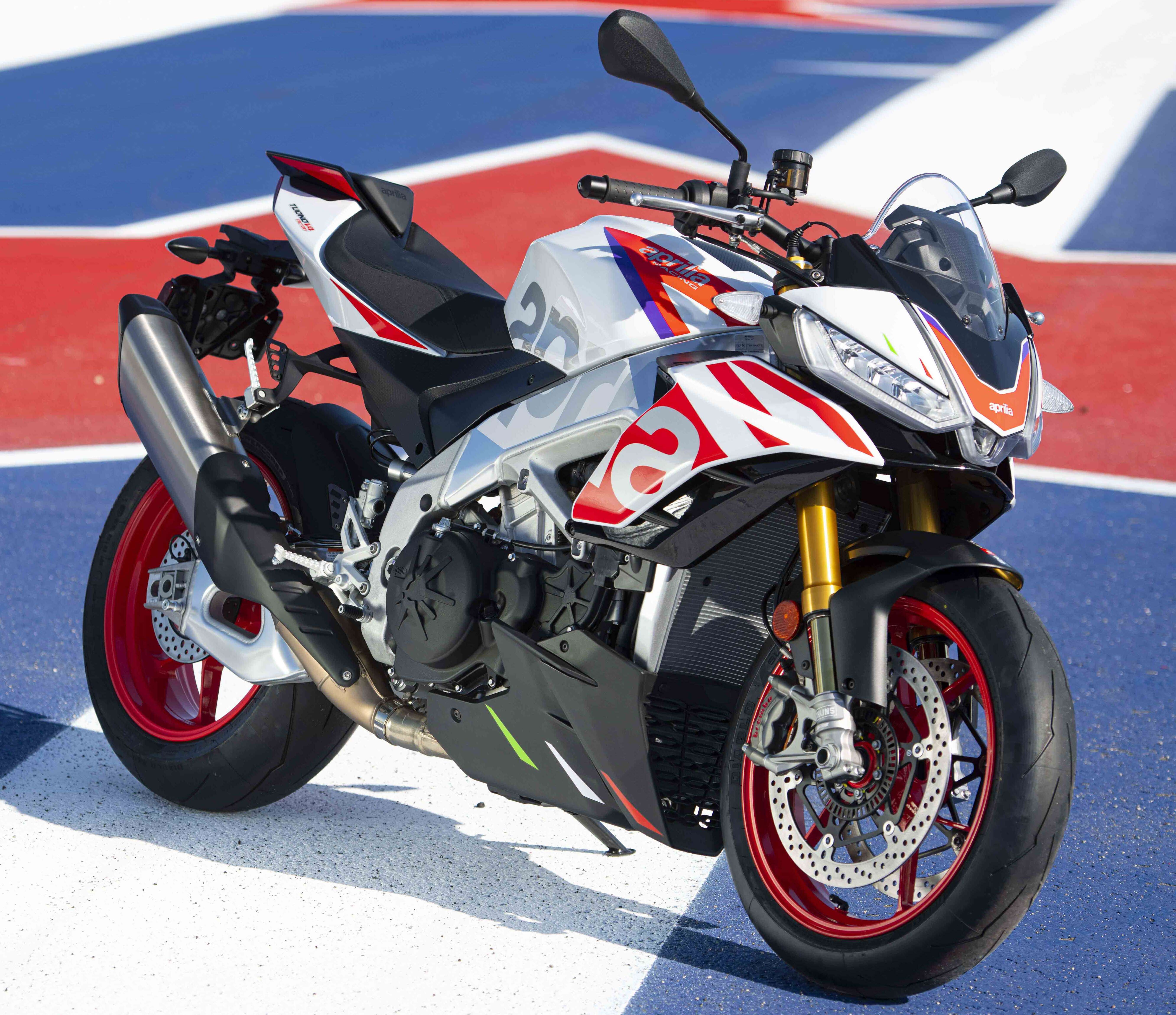 Aprilia introduces special edition RSV4 Factory and Tuono V4 Factory Aprilia Tuono V4 Factory  (2).jpg