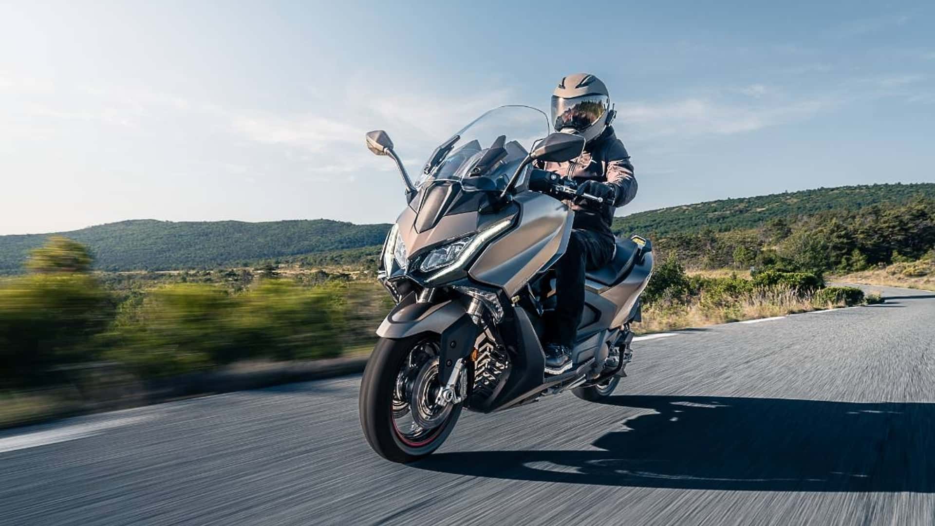 KYMCO AK 550 2023 lột xác với phiên bản mới, quyết đấu Yamaha TMAX KYMCO AK 550 Premium 2023 (4).jpg