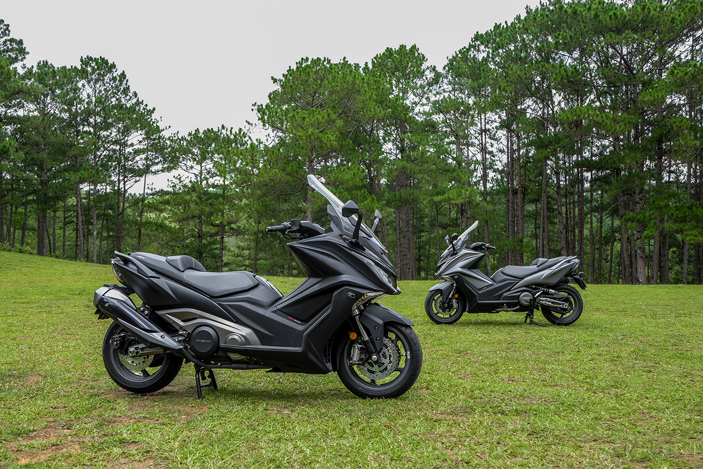 KYMCO AK 550 2023 gets a new look with the Premium version, taking on the Yamaha TMAX kymco-ak550-32.jpg