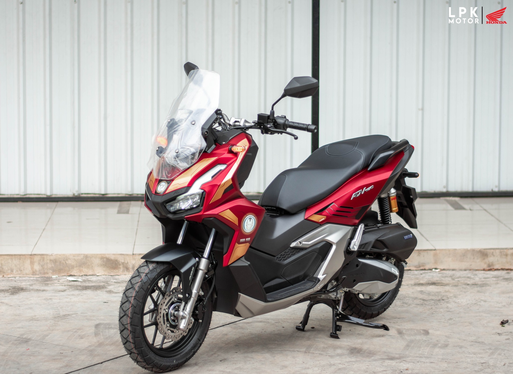 Honda%20ADV%20160%20Iron%20Man%20%286%29.jpg