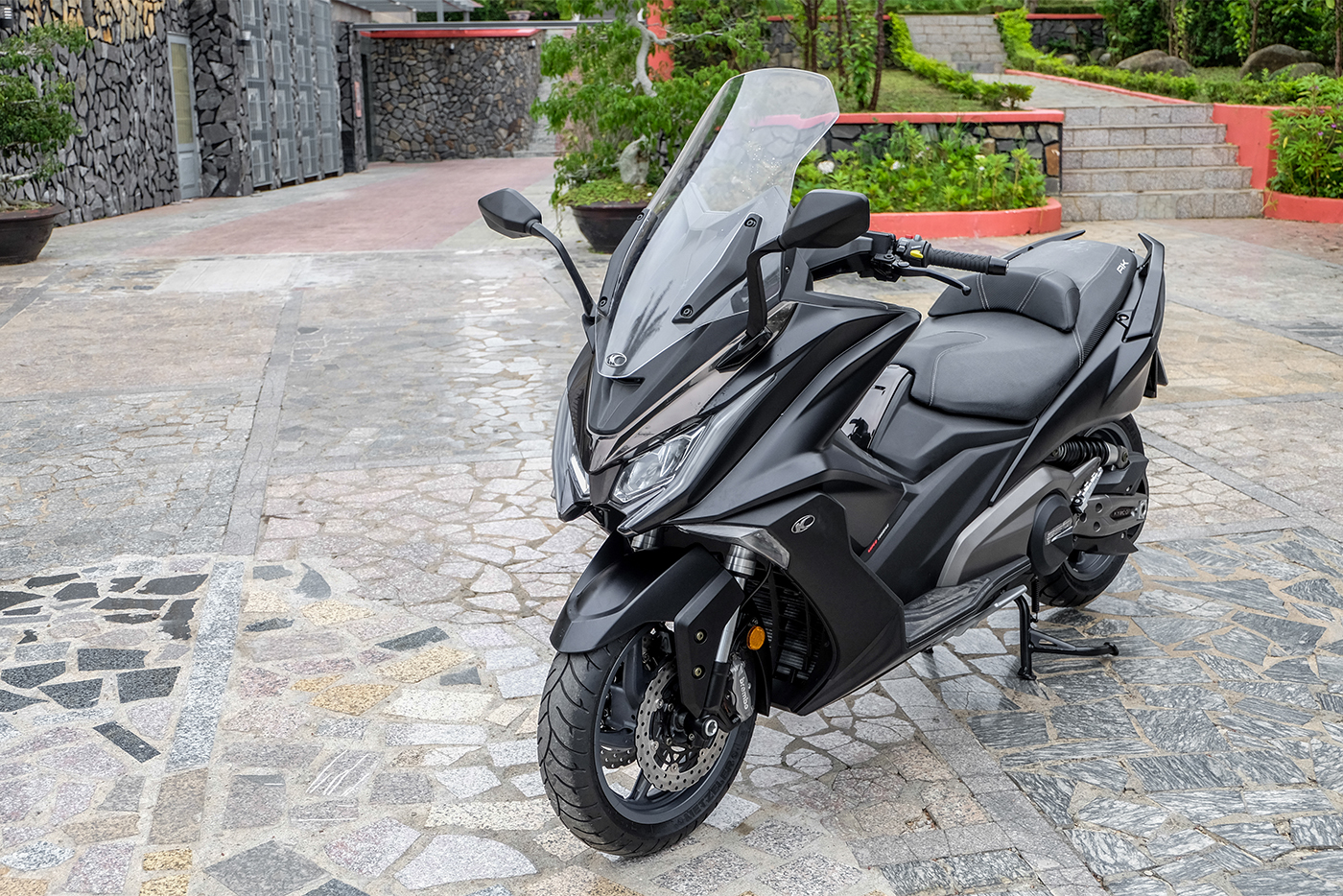 KYMCO%20AK%20550%20(1).jpg