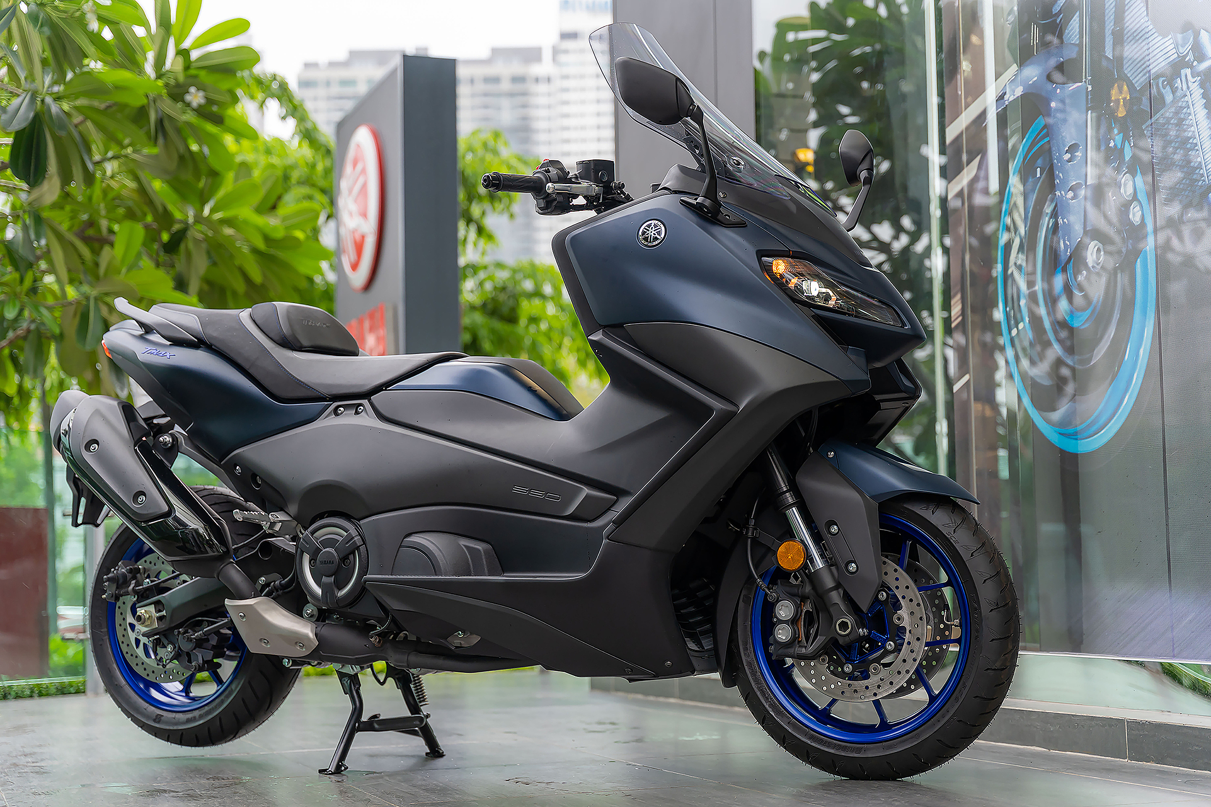 Yamaha%20TMAX%20560%20(1).jpg