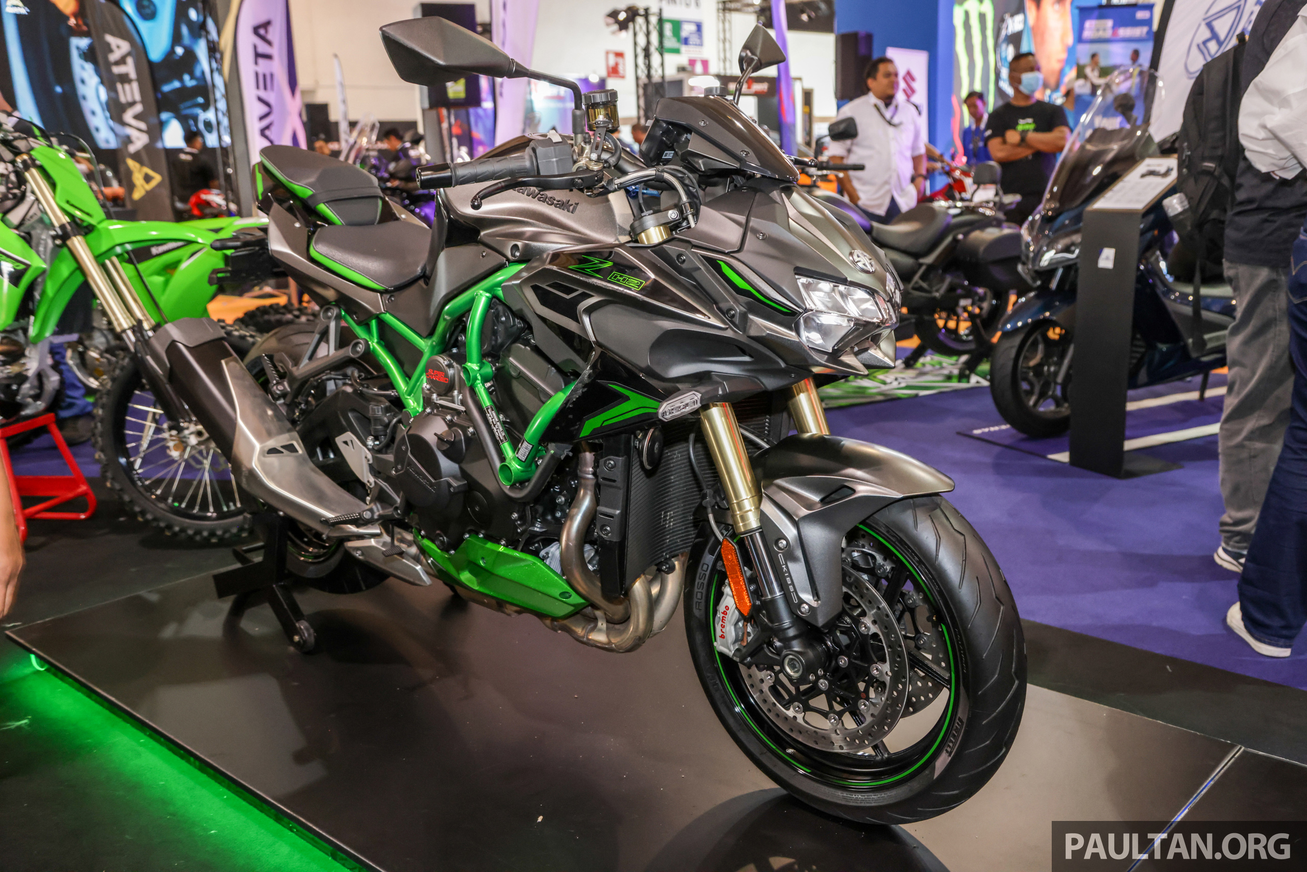 Kawasaki%20Z%20H2%20SE%202023%20%20(2).jpg