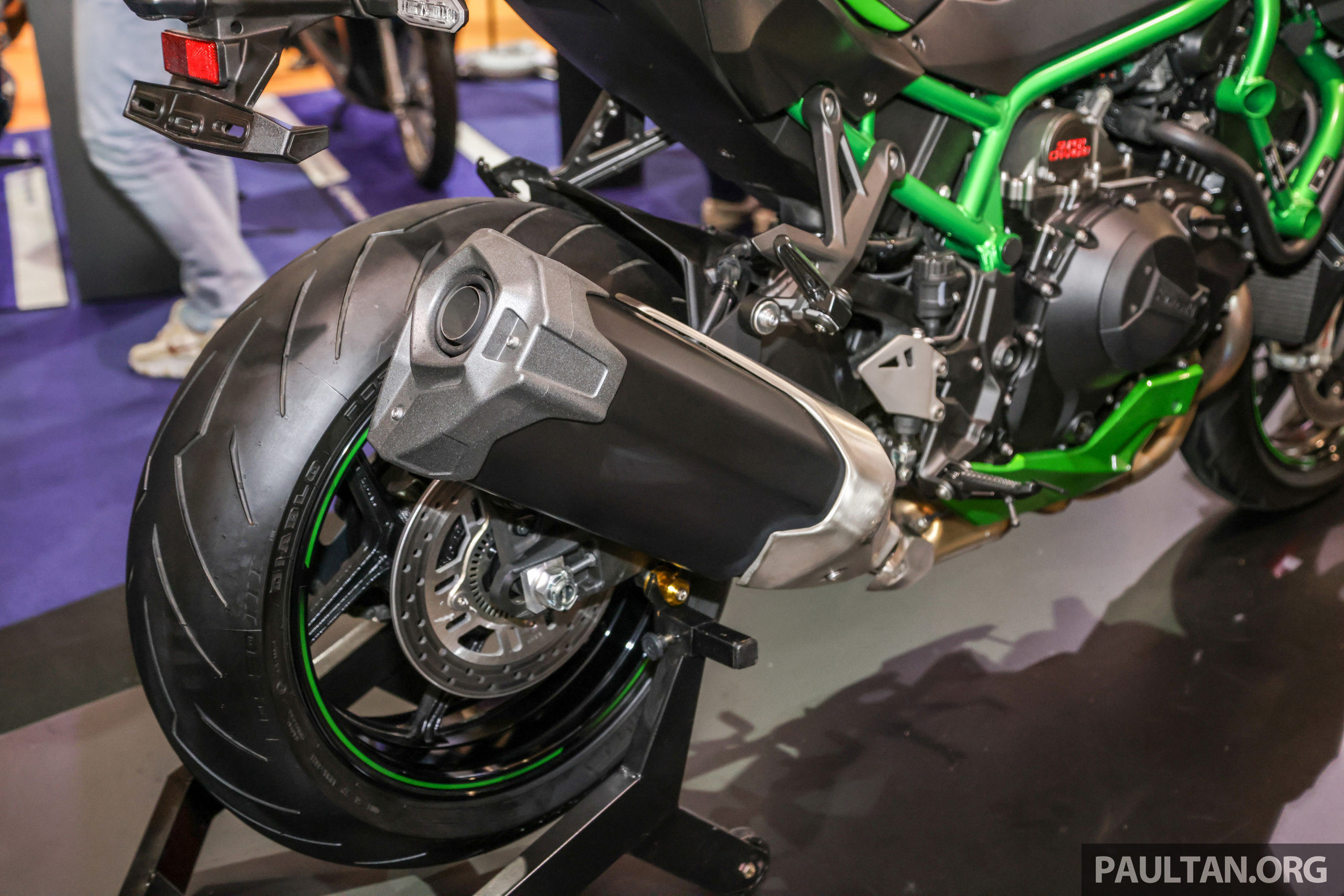 Kawasaki%20Z%20H2%20SE%202023%20%20(4).jpg