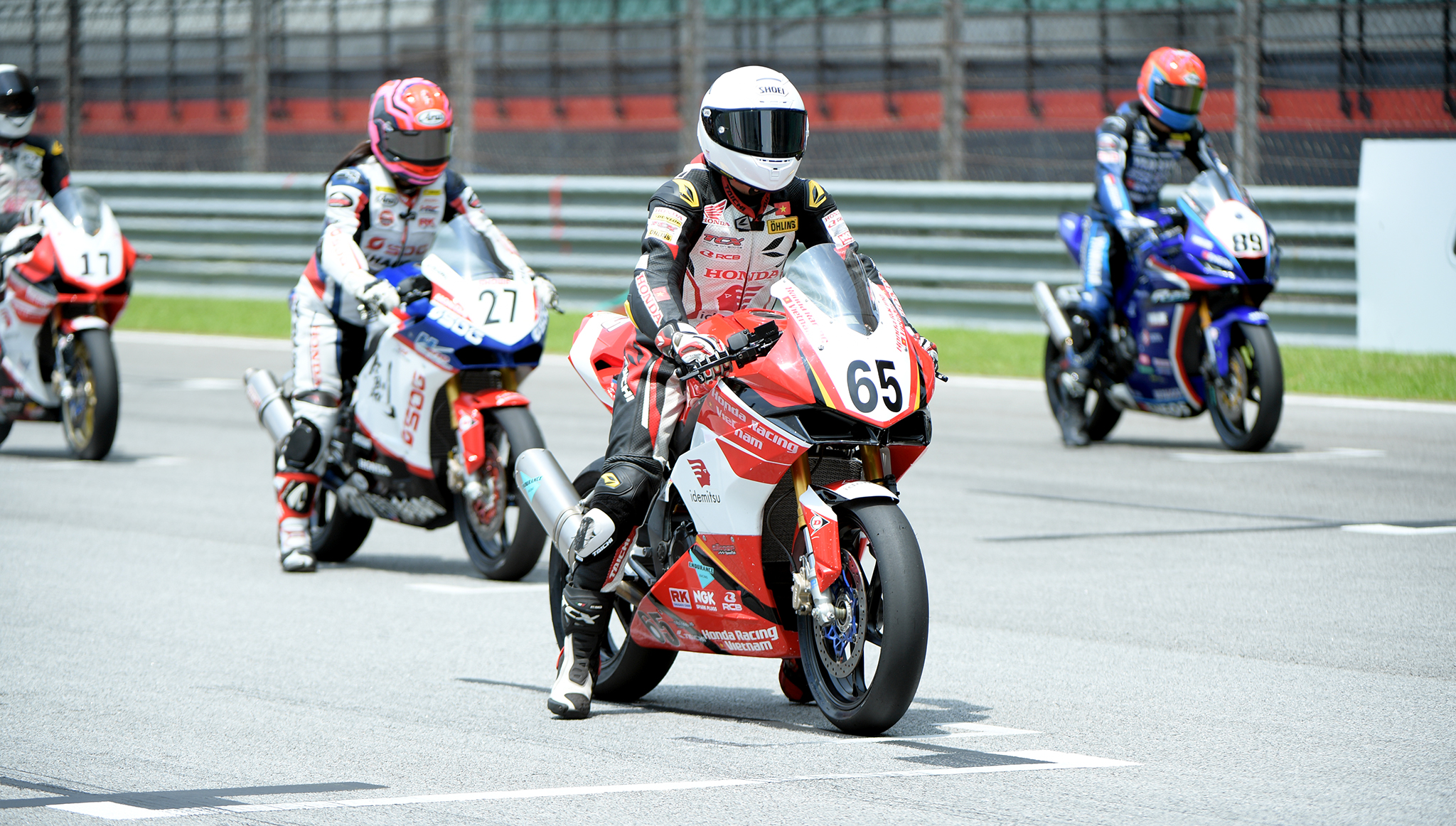 Race 1 Results Stage 2 ARRC 2023: Nguyễn Anh Tuấn surprised with a top 10 finish - arrc-2023-race1-02.jpg