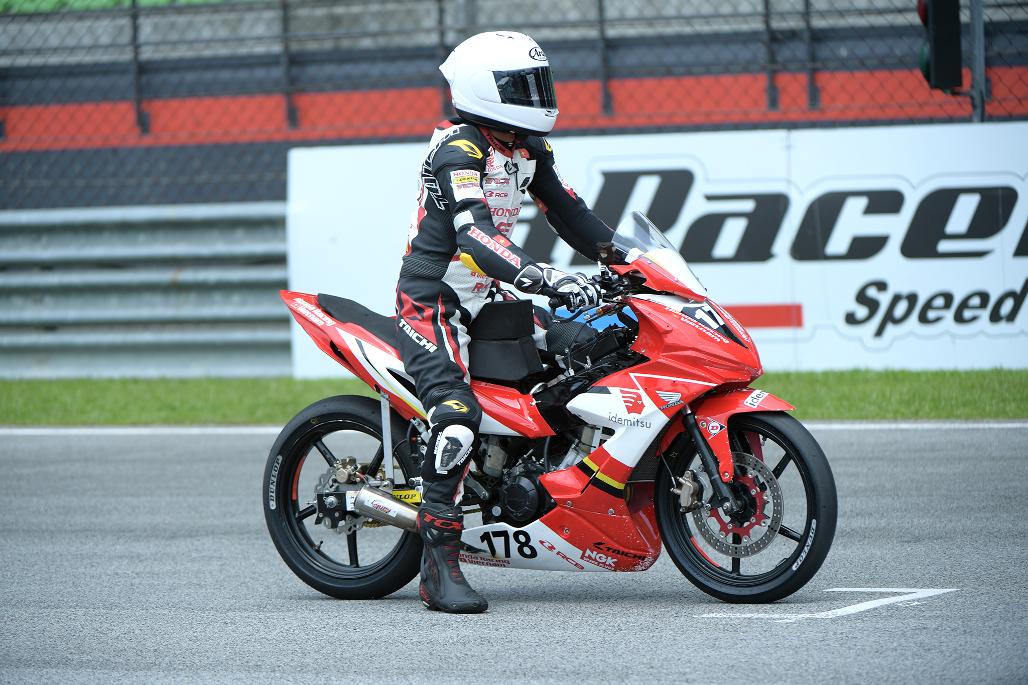 Nguyễn Anh Tuấn surprised with a top 10 finish in Race 1 of Stage 2 ARRC 2023 - dsc-9780.jpg