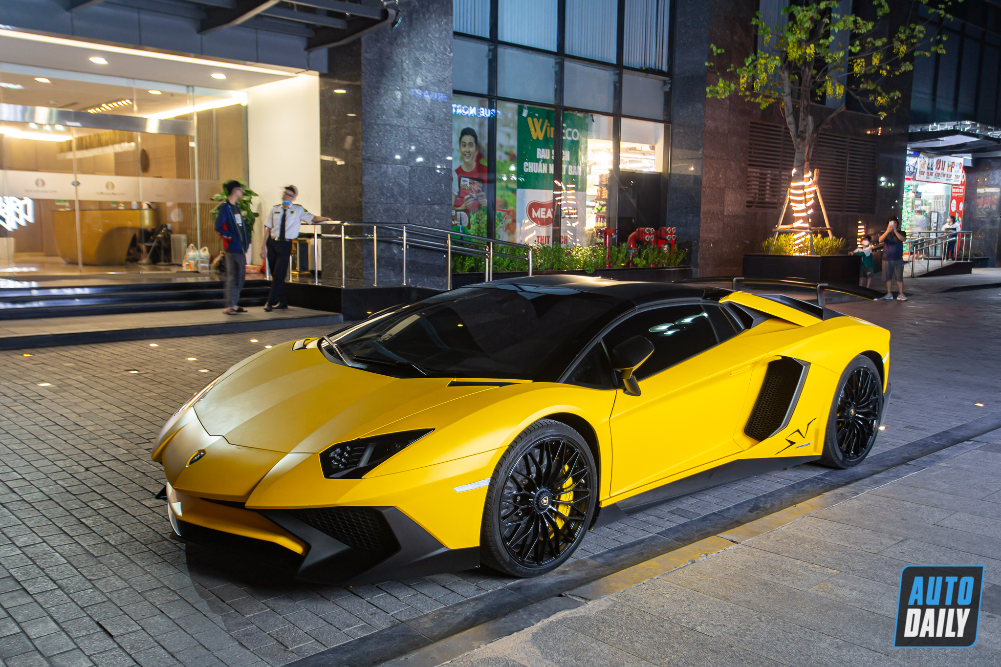 aventador-sv-autodaily-1.JPG