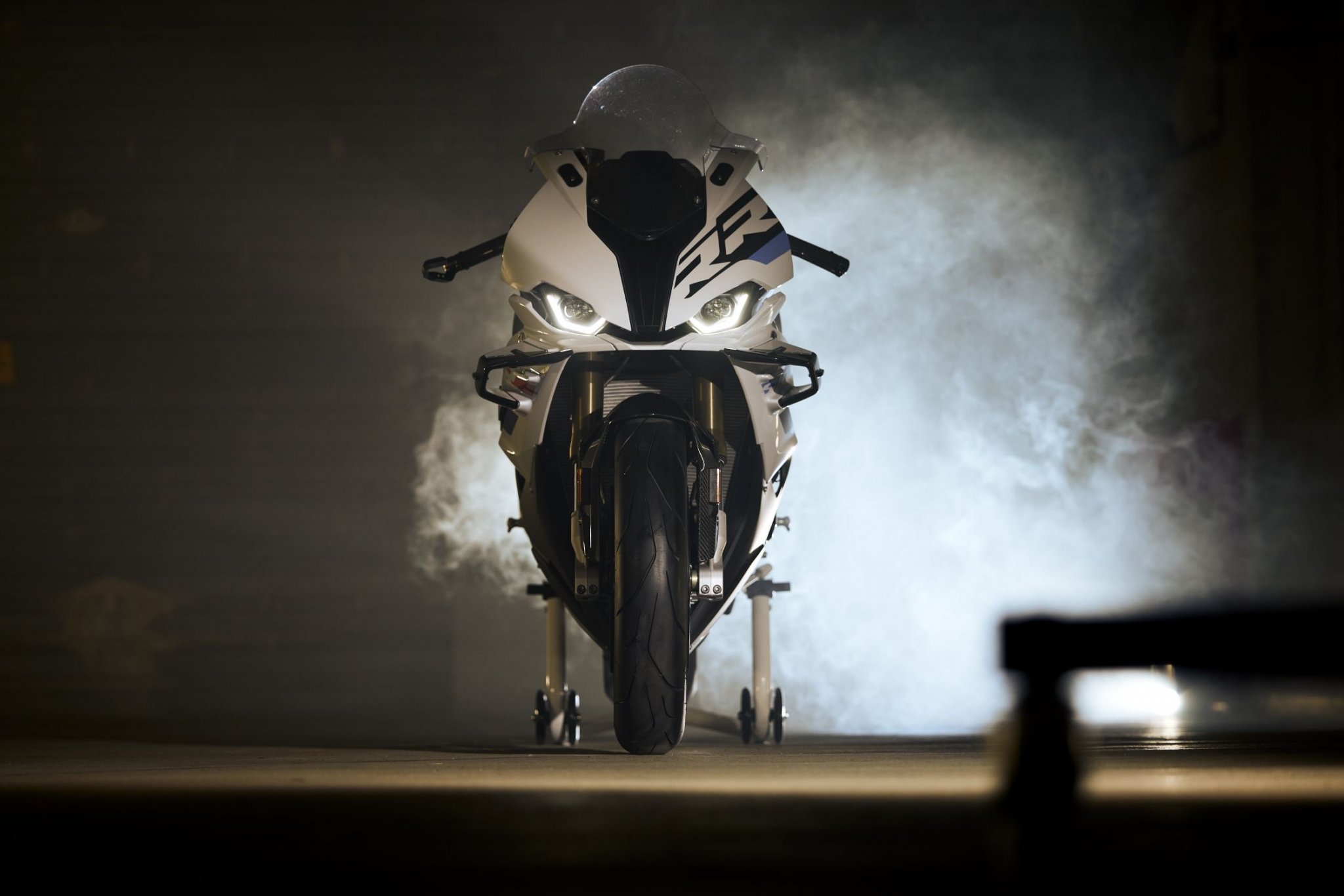 BMW S1000RR 2023 arrives in NA, competing with Honda CBR1000RR-R and Kawasaki Ninja H2 BMW S1000RR 2023  (5).jpg