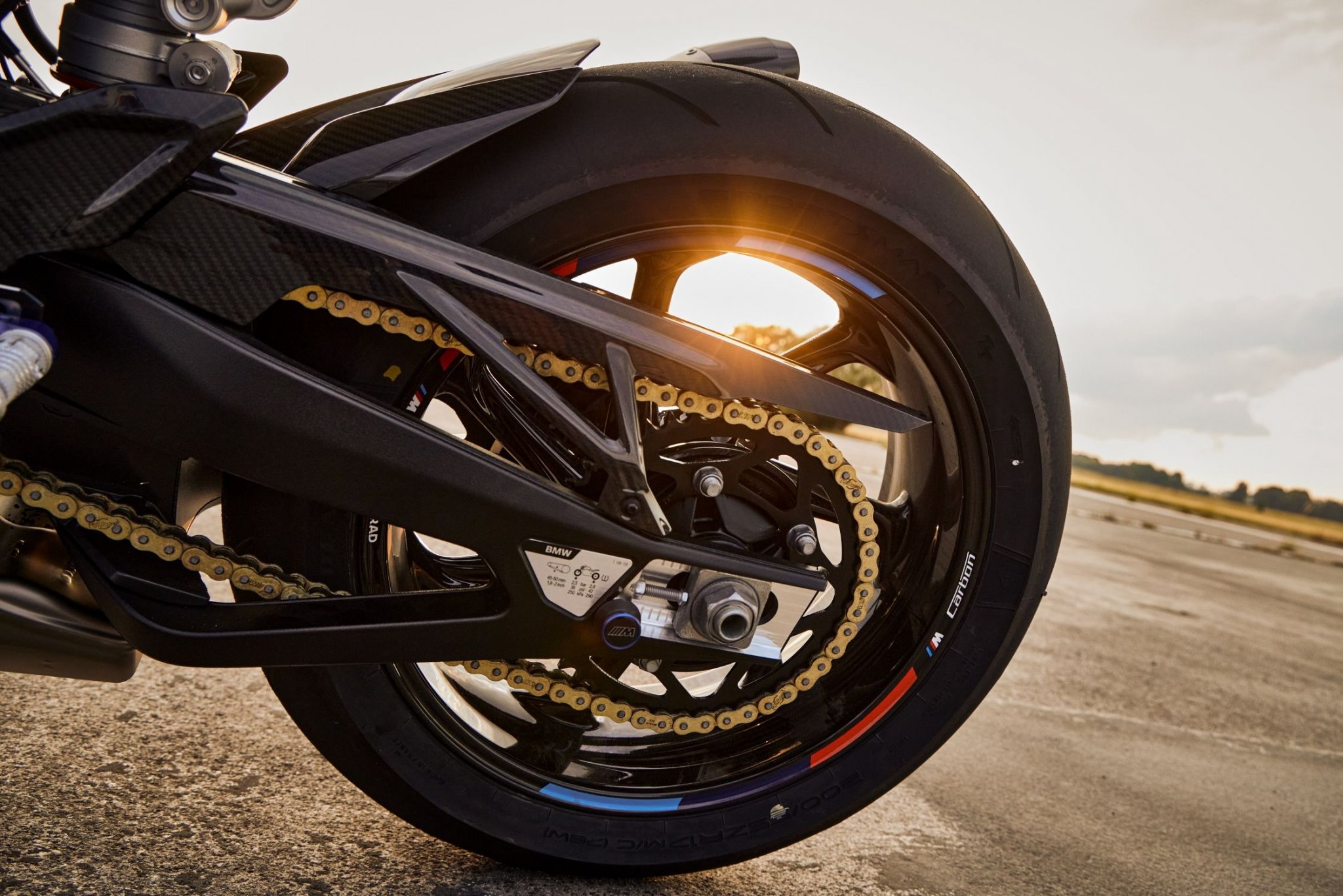 BMW S1000RR 2023 arrives in NA, competing with Honda CBR1000RR-R and Kawasaki Ninja H2