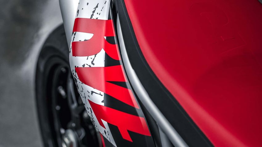 Ducati%20Hypermotard%20950%20RVE%202023%20%20(2).jpg