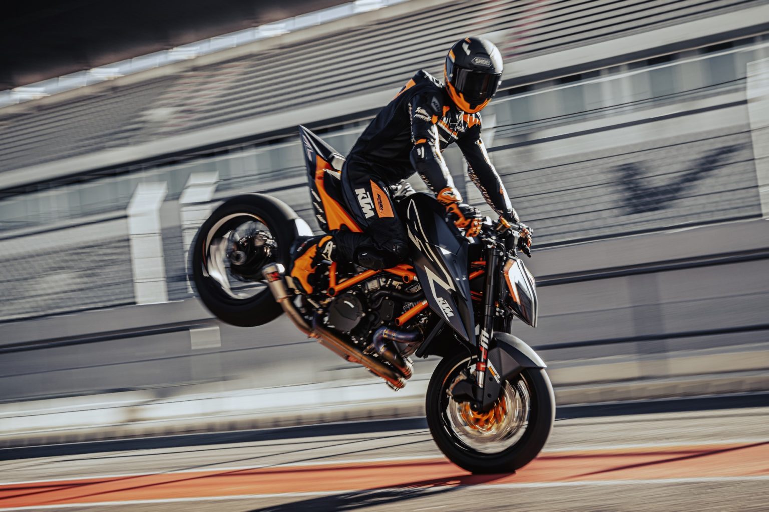 KTM%201290%20Super%20Duke%20RR%202023%20(5).jpg