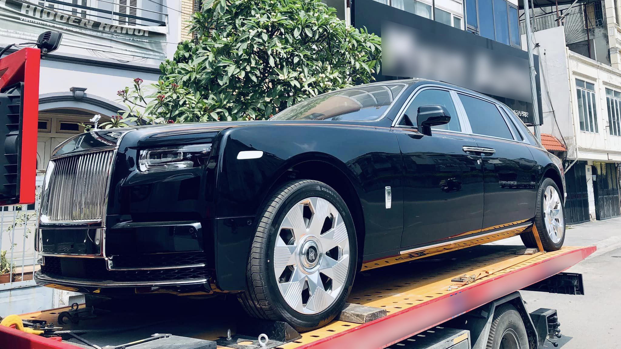 Rolls-Royce Phantom VIII Series II lộ diện tại Hà Nội, giá bán vẫn là ẩn số