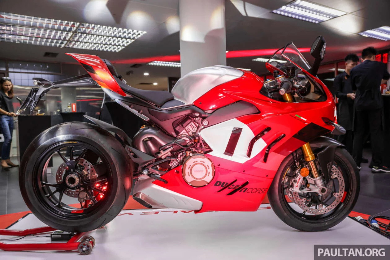 Ducati Panigale V4 R 2023 unveiled, arriving in Vietnam at a price of more than 2 billion VND Ducati Panigale V4 R 2023 (3).jpeg
