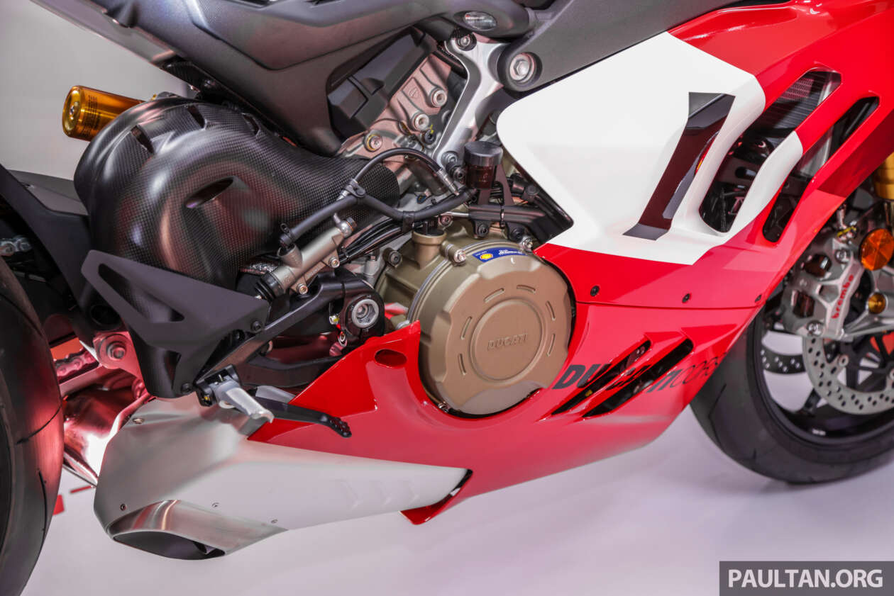 Ducati%20Panigale%20V4%20R%202023%20(4).jpg