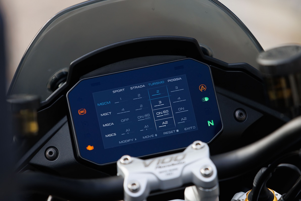Moto Guzzi V100 Mandello: The world's first motorcycle to implement v100-mandello-s-verde-2121-action-road.jpg